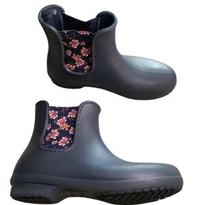 Croc blue floral rain boots
